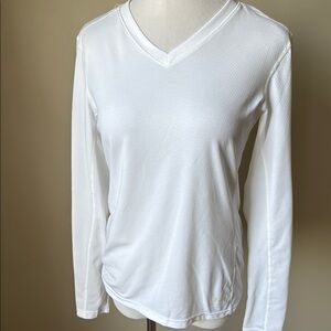 REI Fitted White Long Sleeve Base-layer  Tee 🌼